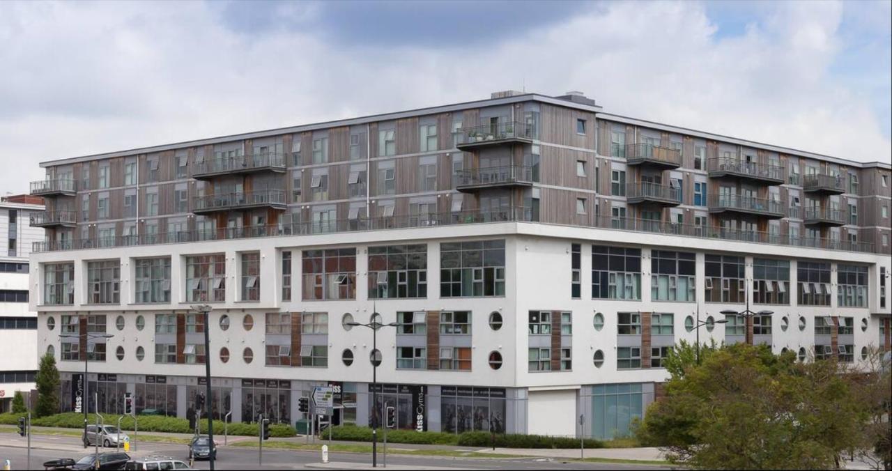 Paramount City View Swindon Exterior photo